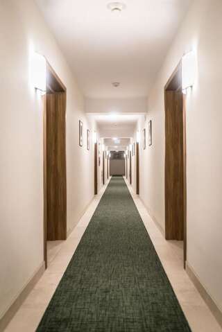 Курортные отели Lobogo Resort Влэхица Стандартный двухместный номер с 1 кроватью или 2 отдельными кроватями-6